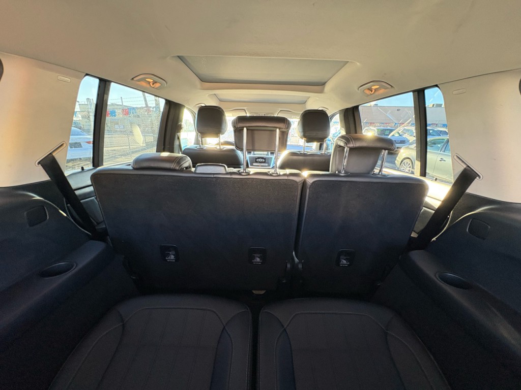 2016 Mercedes-Benz GL-Class Image 28
