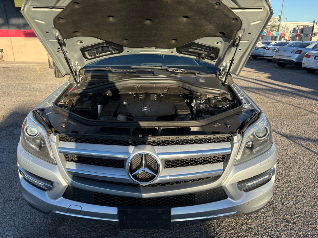 2016 Mercedes-Benz GL-Class Image 33