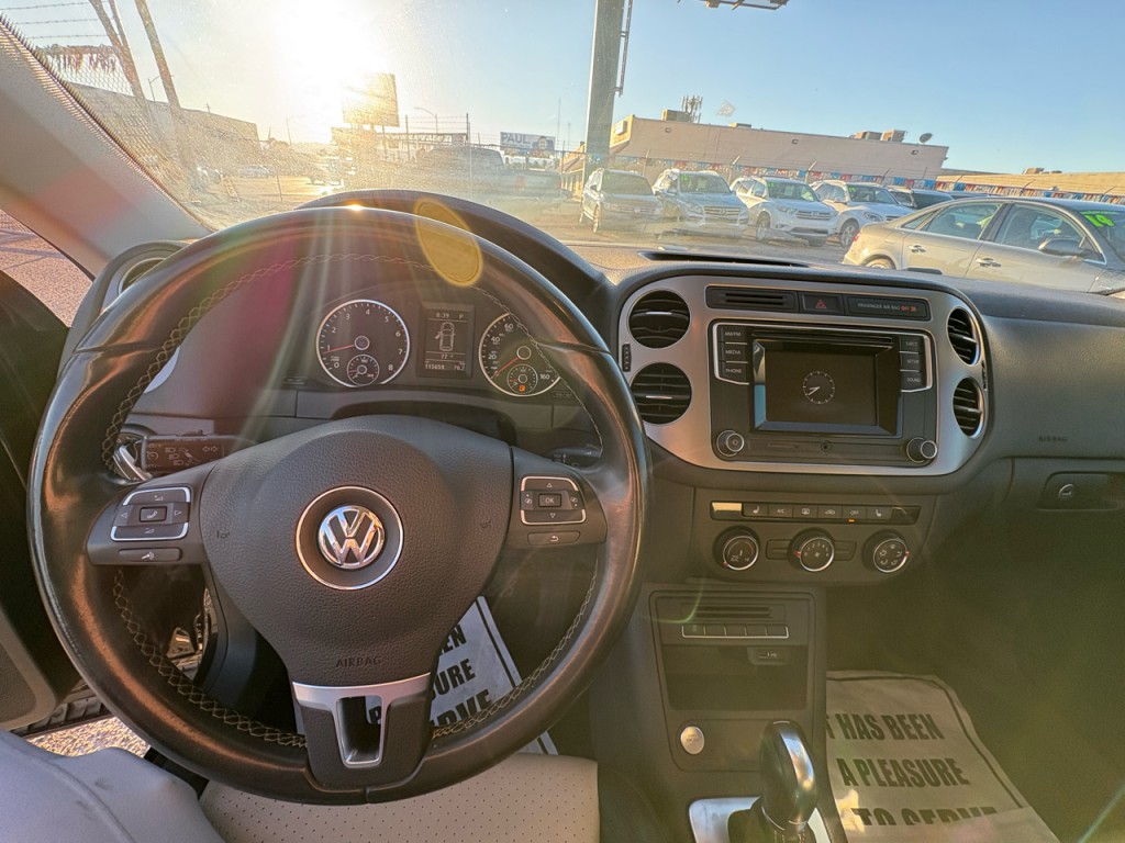 2016 Volkswagen Tiguan Image 12