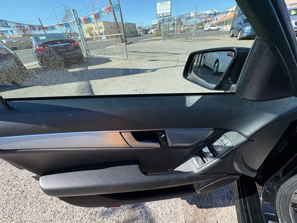 2012 Mercedes-Benz C-Class Image 12