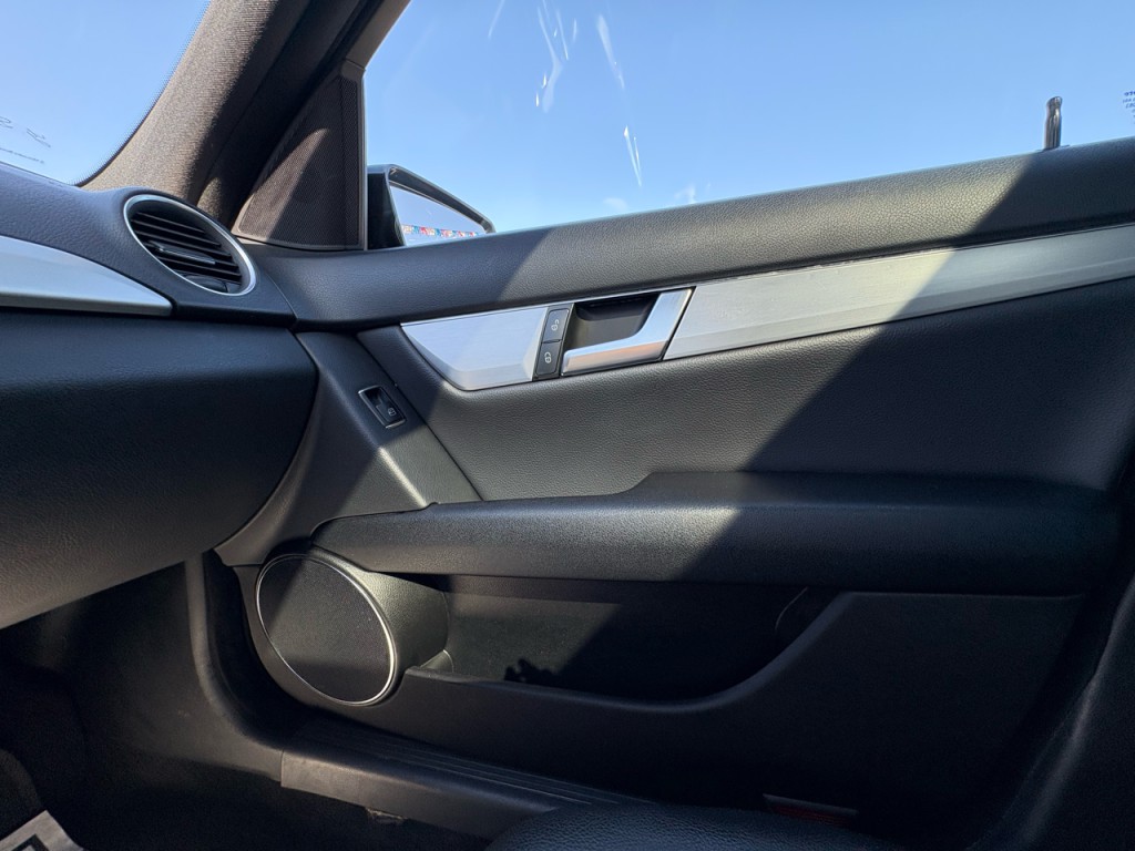 2012 Mercedes-Benz C-Class Image 21