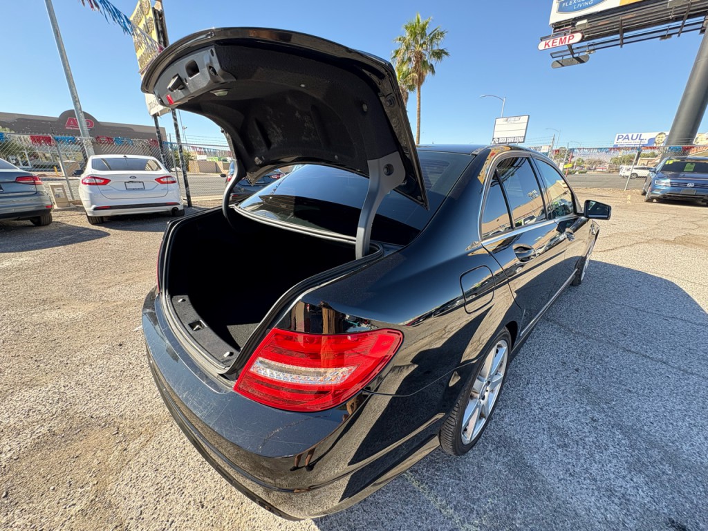 2012 Mercedes-Benz C-Class Image 33