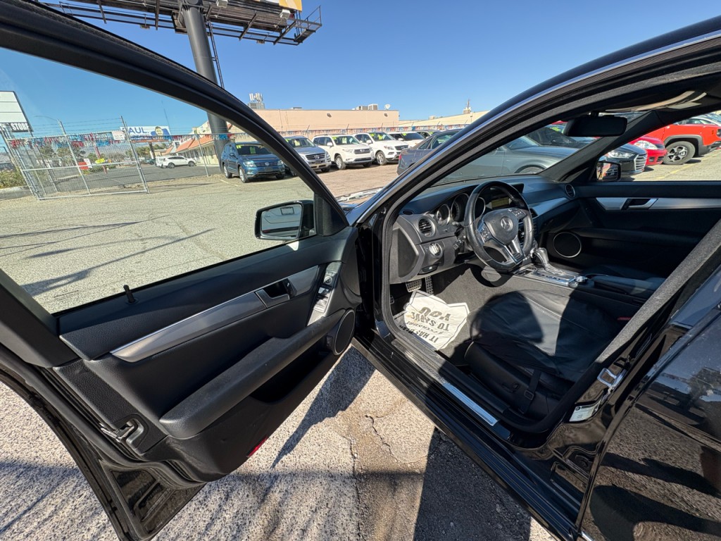 2012 Mercedes-Benz C-Class Image 12