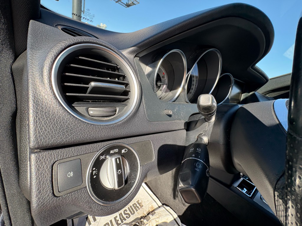 2012 Mercedes-Benz C-Class Image 15