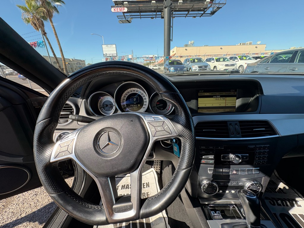 2012 Mercedes-Benz C-Class Image 17