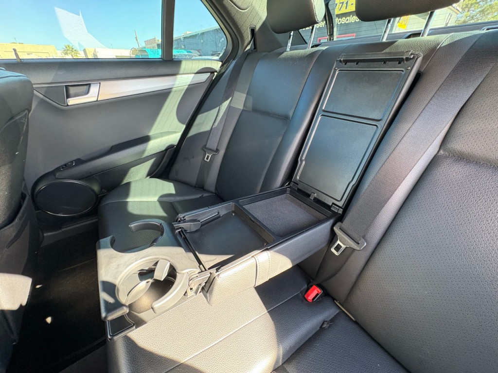 2012 Mercedes-Benz C-Class Image 26