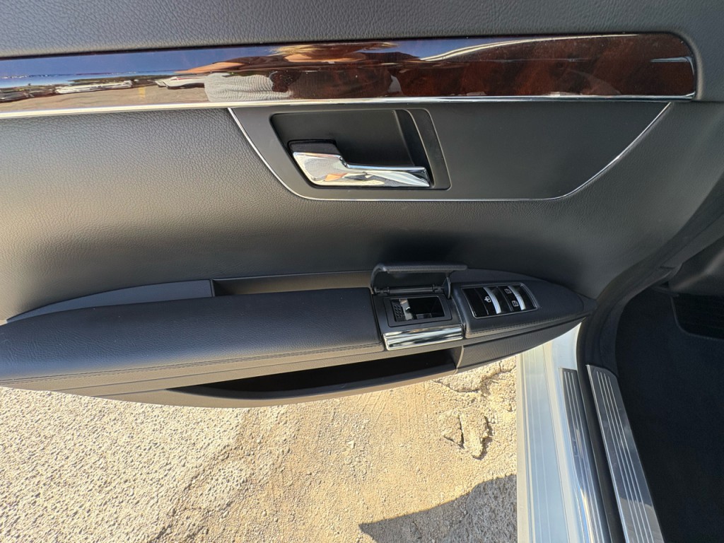 2013 Mercedes-Benz S-Class Image 23