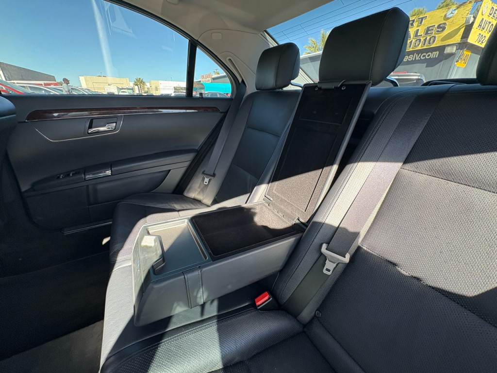 2013 Mercedes-Benz S-Class Image 26