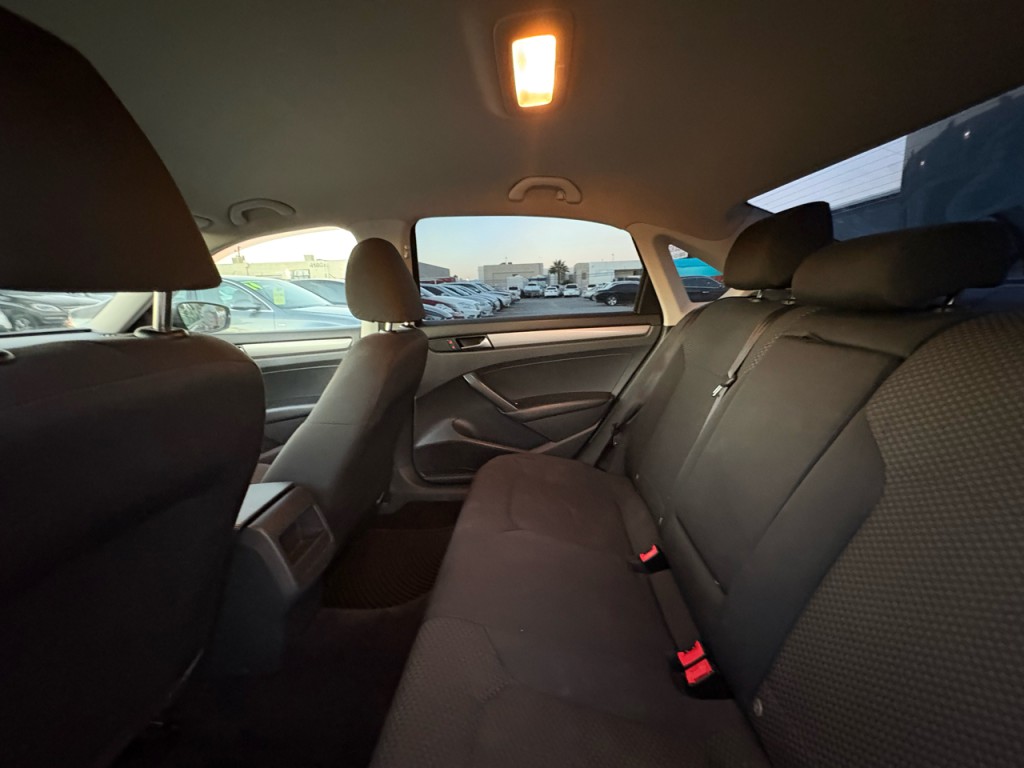 2014 Volkswagen Passat Image 22