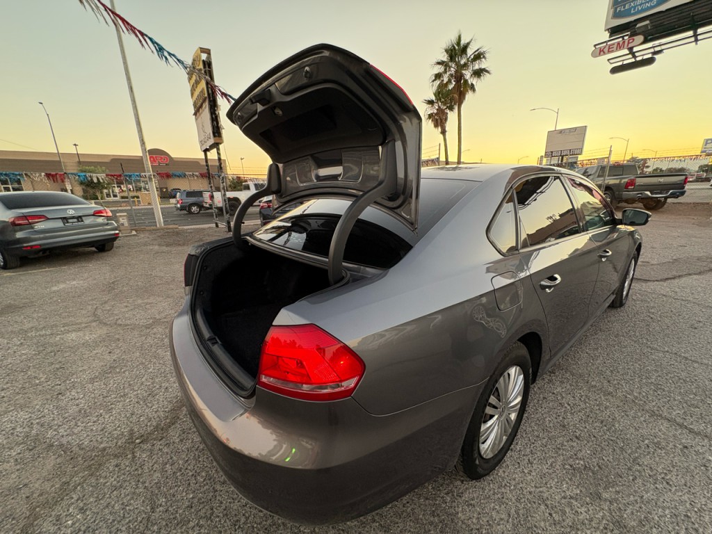 2014 Volkswagen Passat Image 27