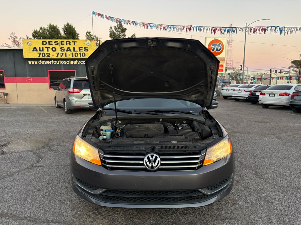 2014 Volkswagen Passat Image 32