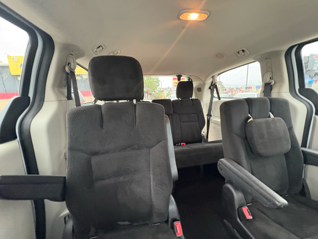 2016 Dodge Grand Caravan Image 32