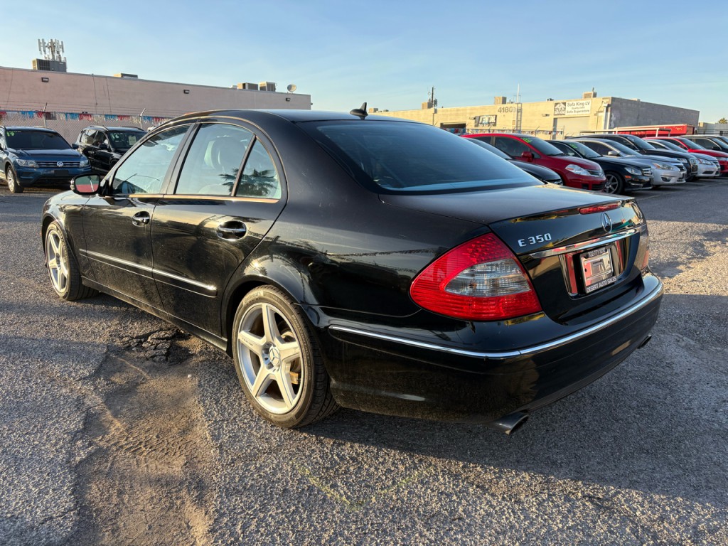 2009 Mercedes-Benz E-Class Image 3