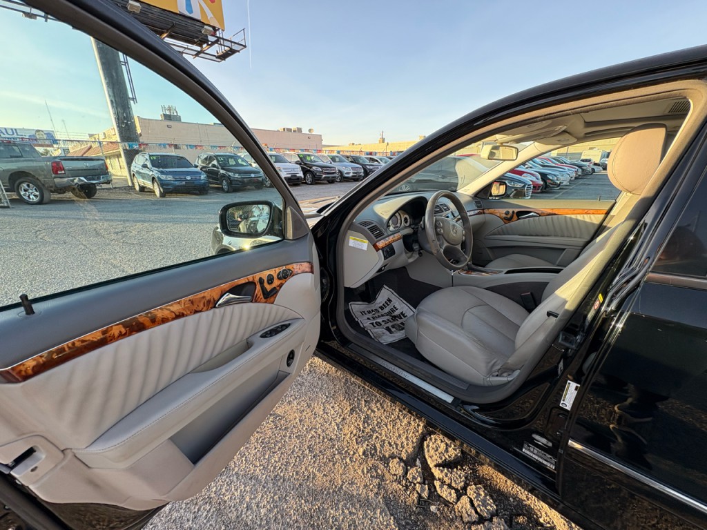 2009 Mercedes-Benz E-Class Image 9