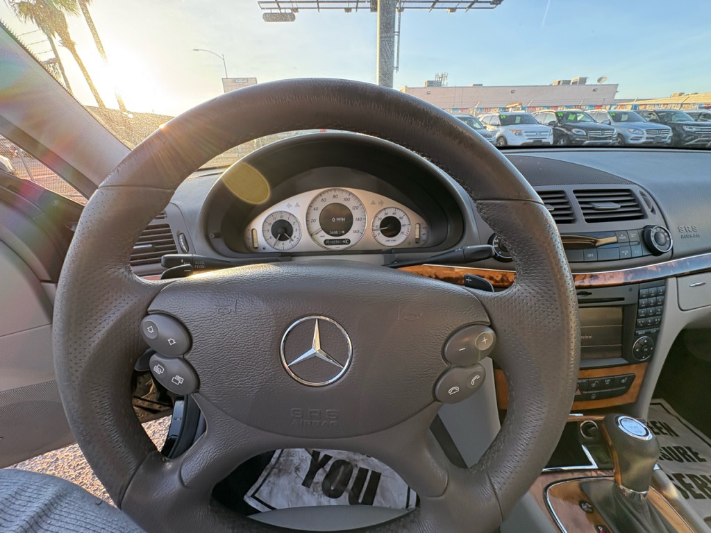 2009 Mercedes-Benz E-Class Image 11