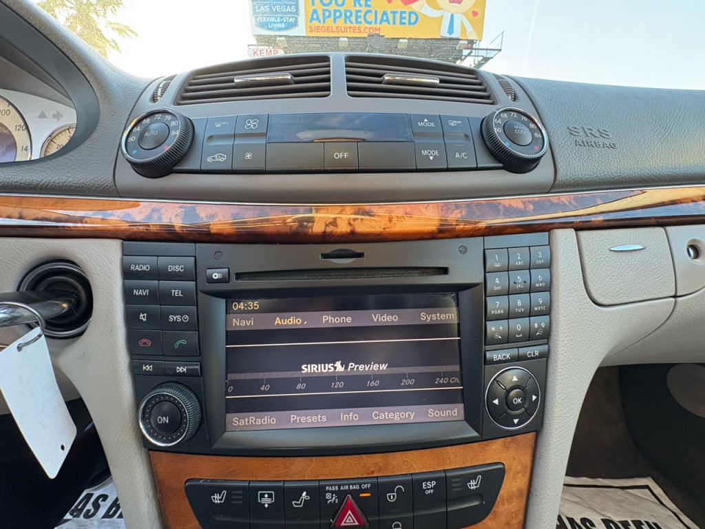 2009 Mercedes-Benz E-Class Image 13