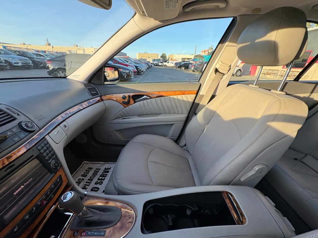 2009 Mercedes-Benz E-Class Image 15