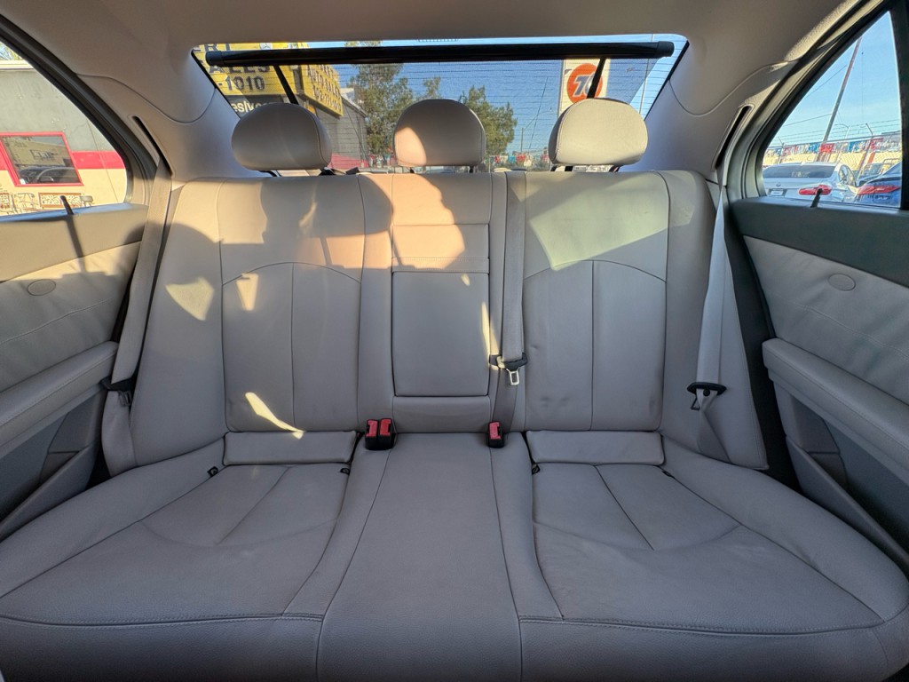 2009 Mercedes-Benz E-Class Image 16