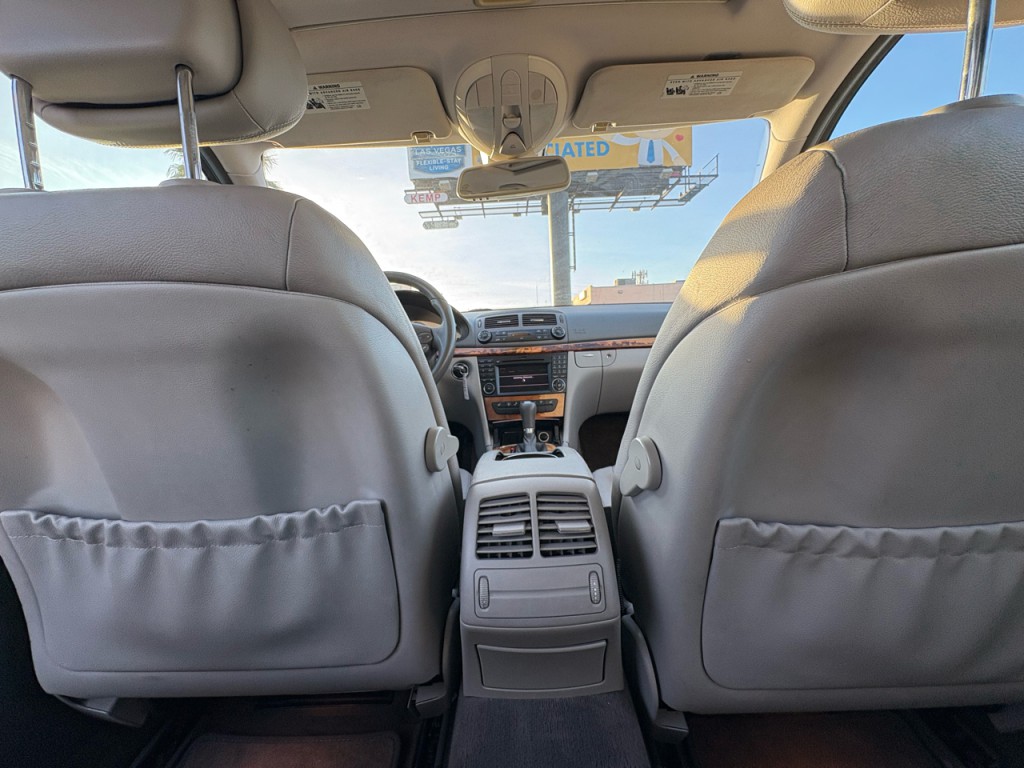 2009 Mercedes-Benz E-Class Image 17