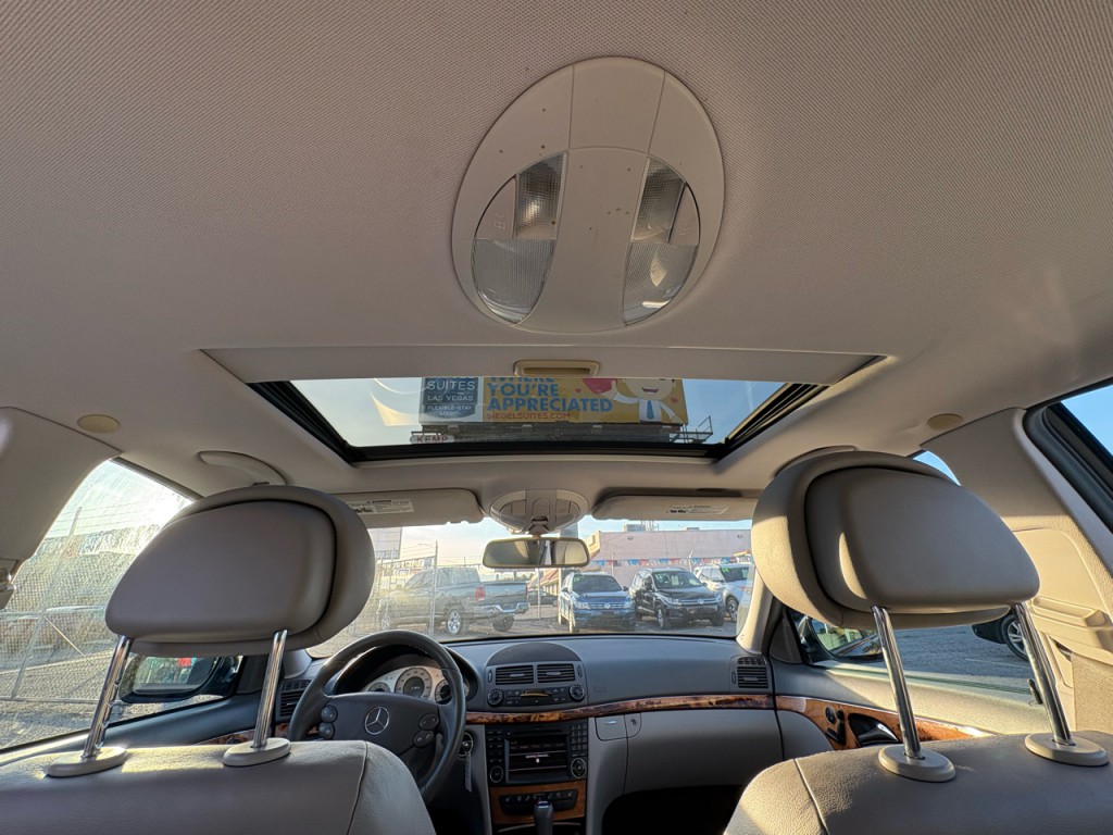 2009 Mercedes-Benz E-Class Image 18