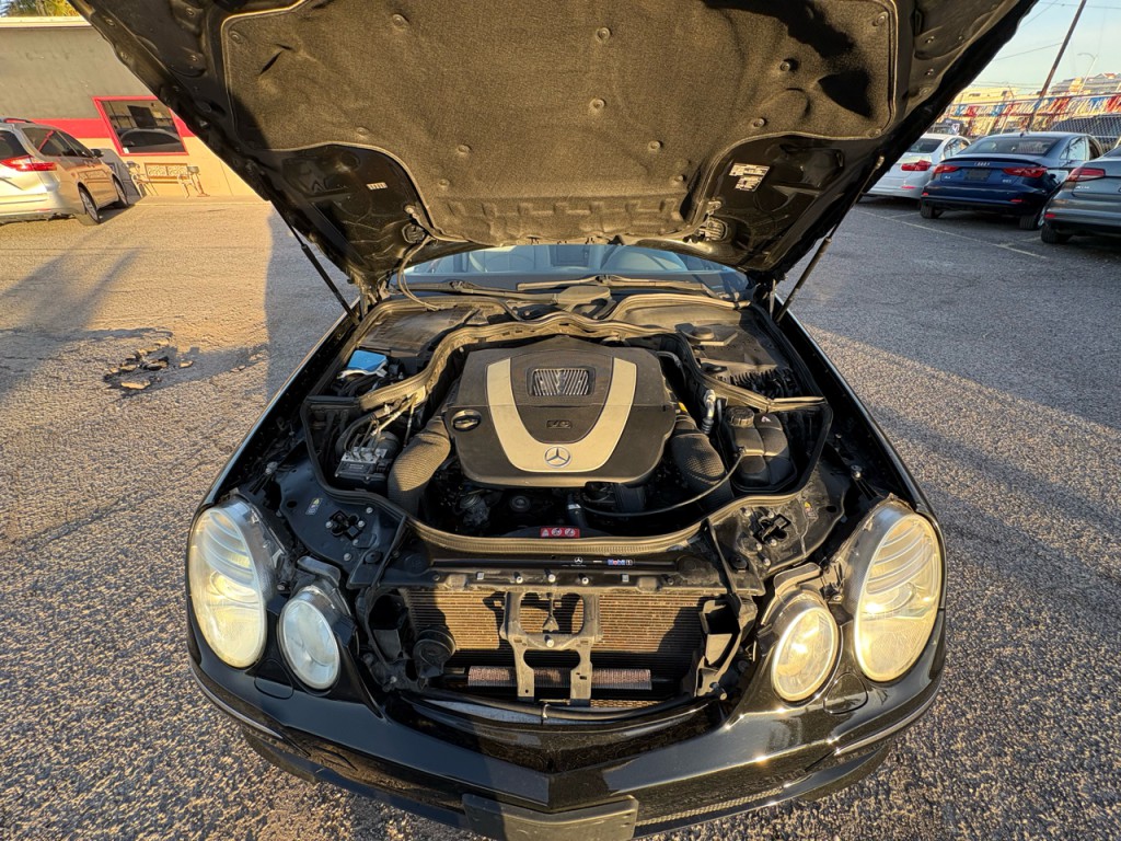 2009 Mercedes-Benz E-Class Image 21