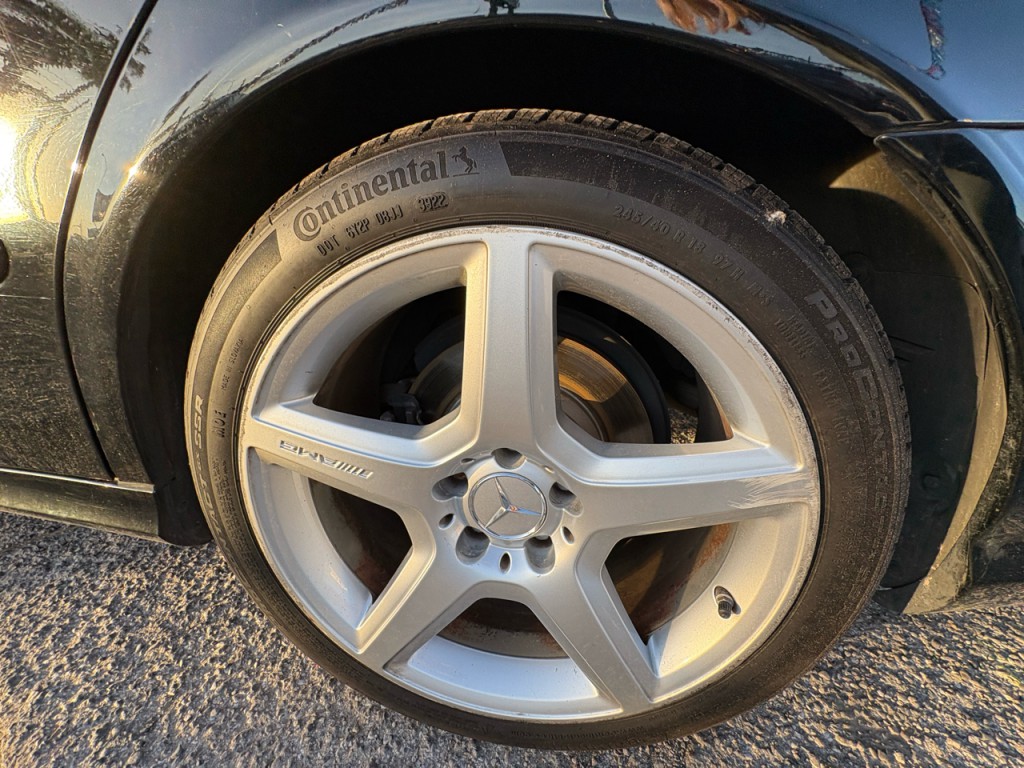 2009 Mercedes-Benz E-Class Image 26