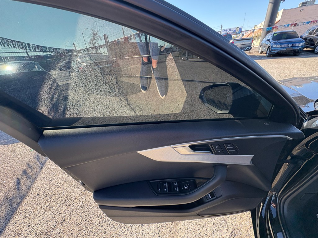 2017 Audi A4 Image 10