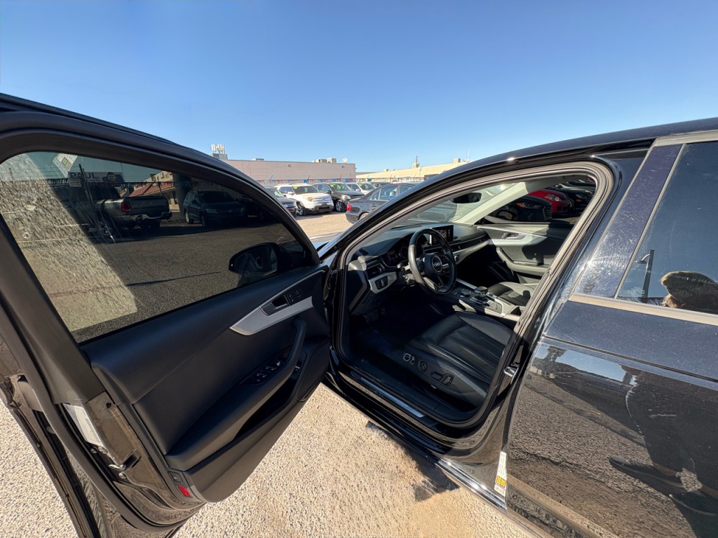 2017 Audi A4 Image 10