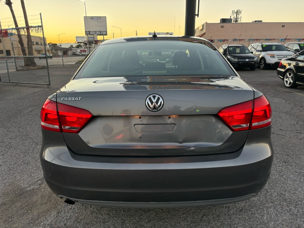 2012 Volkswagen Passat Image 4