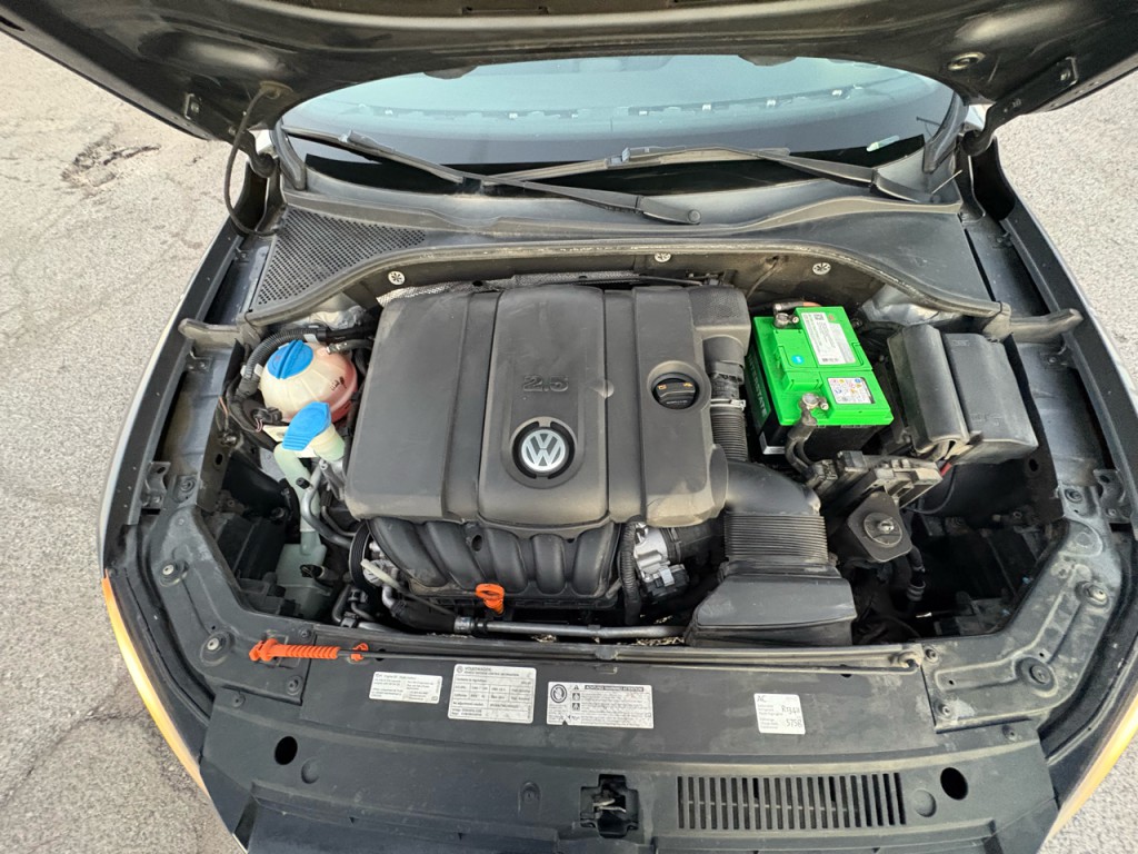 2012 Volkswagen Passat Image 26