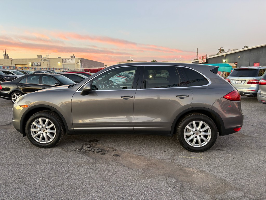 2013 Porsche Cayenne Image 3