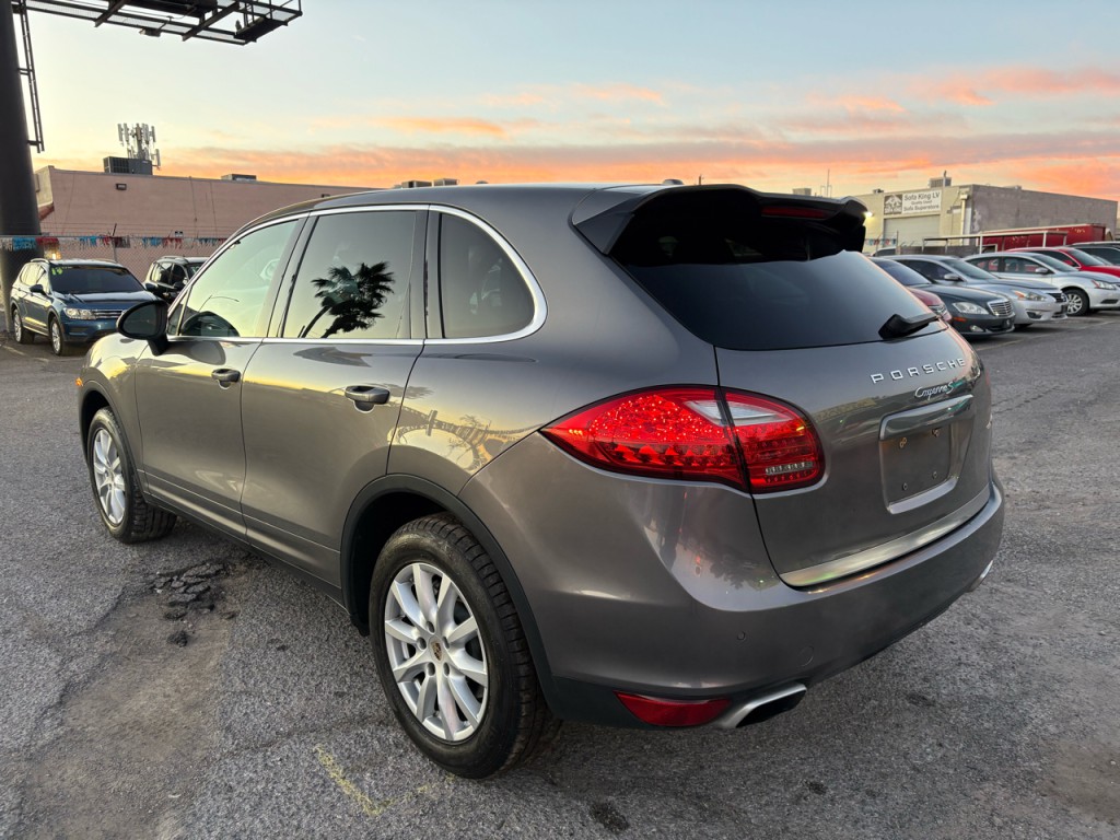 2013 Porsche Cayenne Image 4