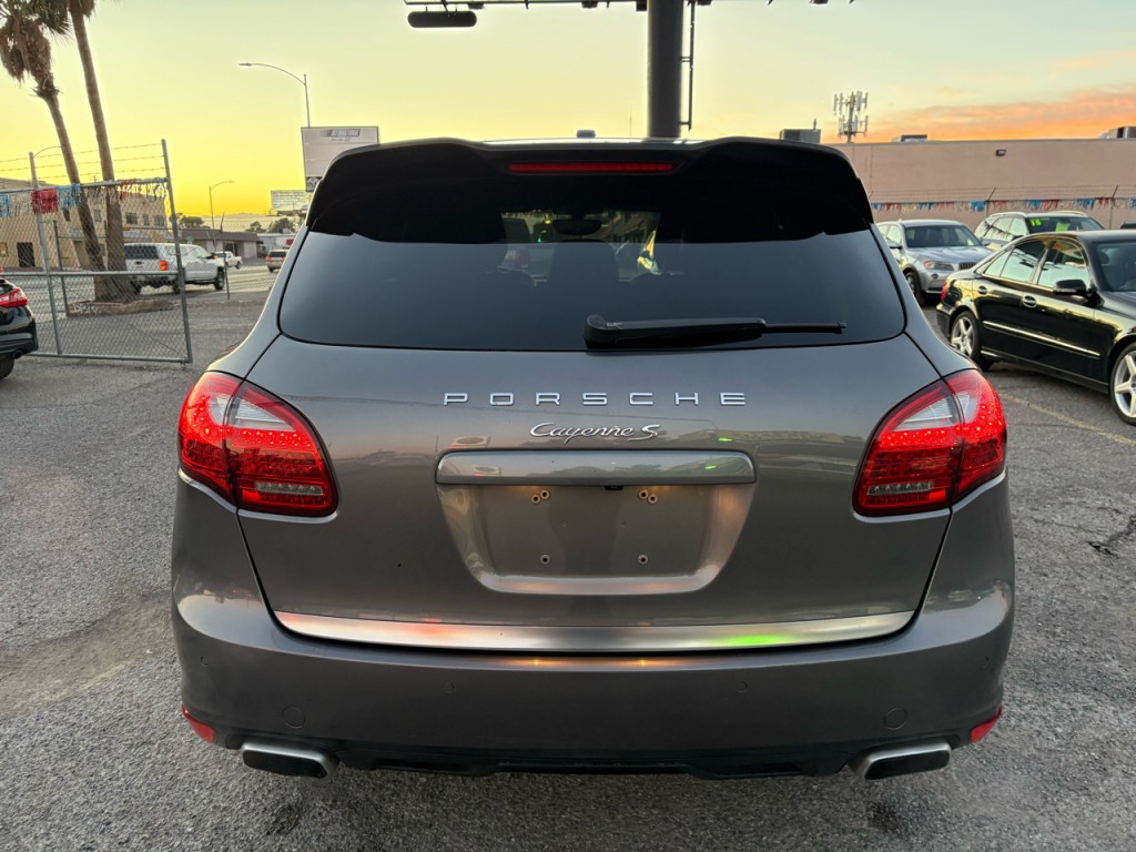 2013 Porsche Cayenne Image 5