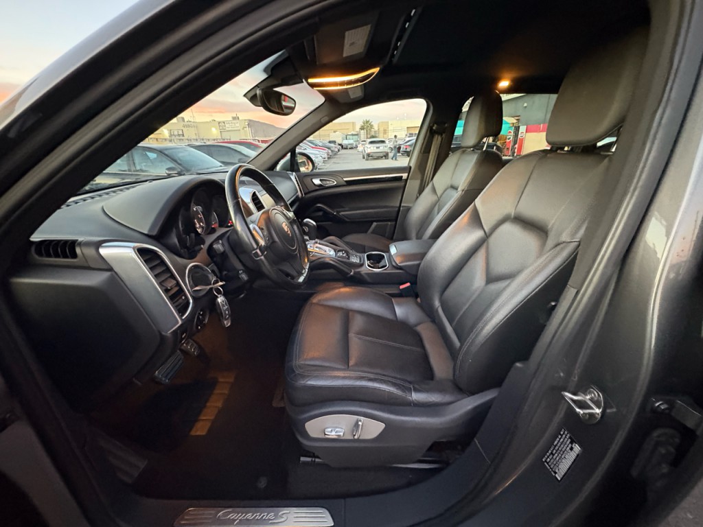 2013 Porsche Cayenne Image 12