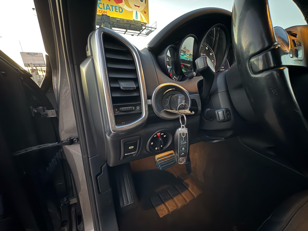 2013 Porsche Cayenne Image 14