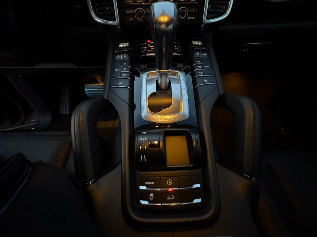 2013 Porsche Cayenne Image 24