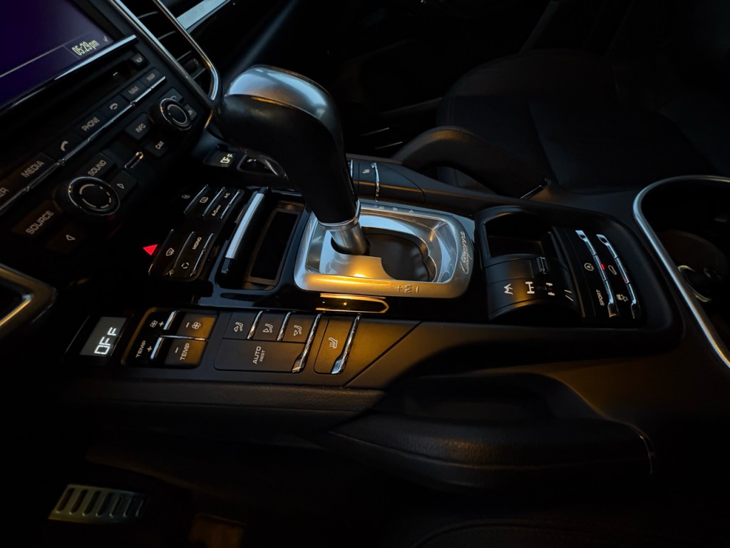 2013 Porsche Cayenne Image 25