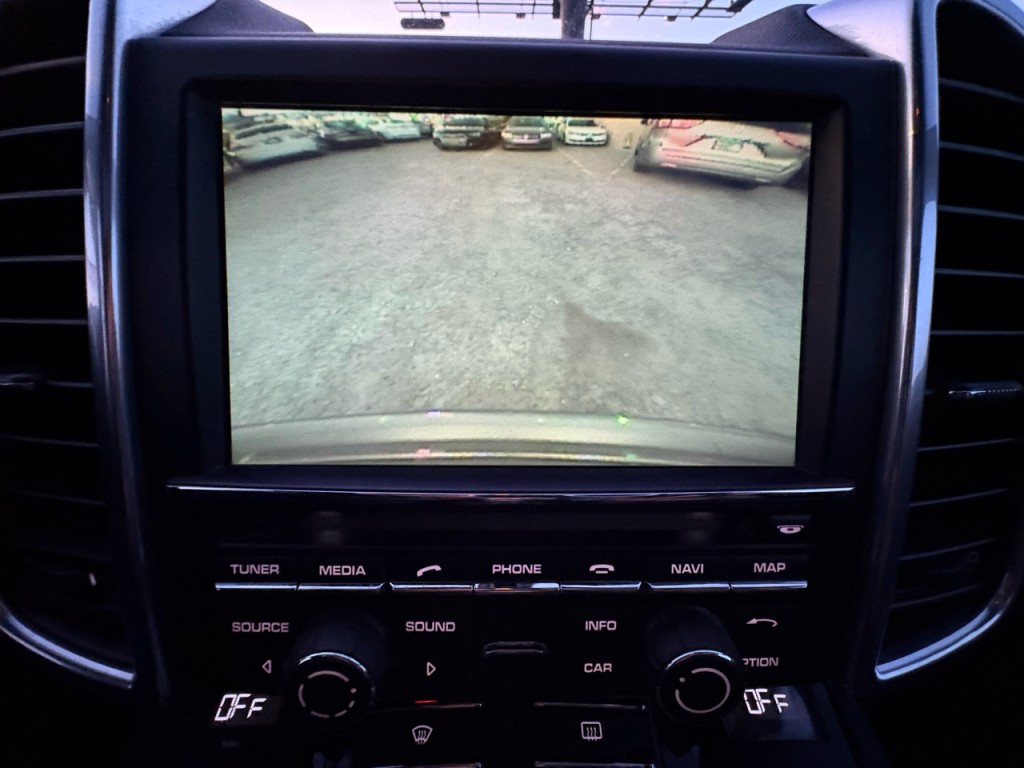 2013 Porsche Cayenne Image 36