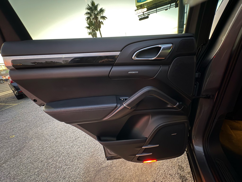 2013 Porsche Cayenne Image 38