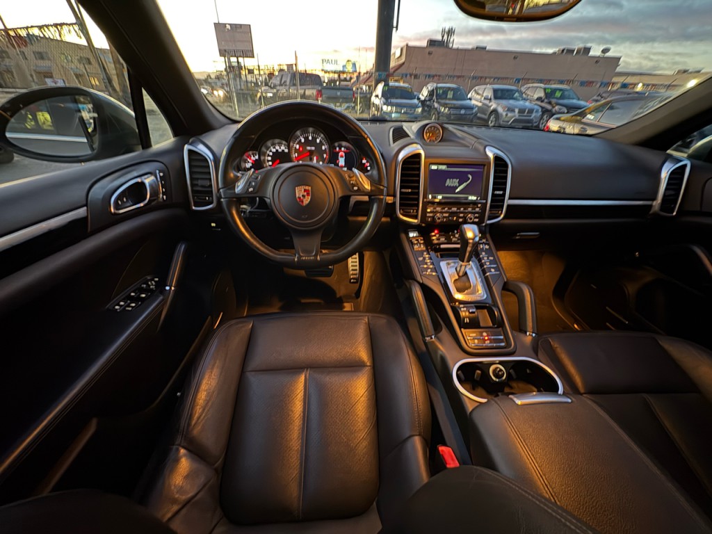 2013 Porsche Cayenne Image 46