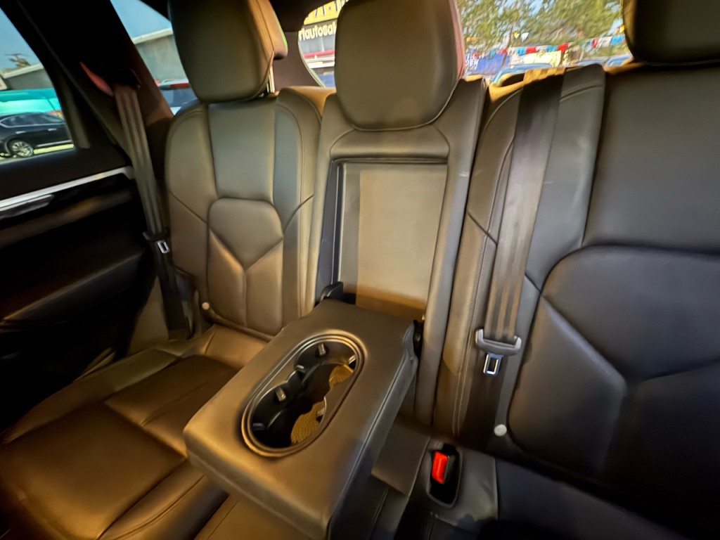 2013 Porsche Cayenne Image 48