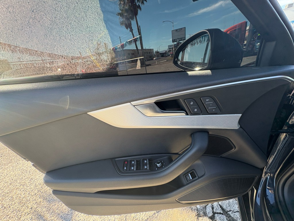 2018 Audi A4 Image 12