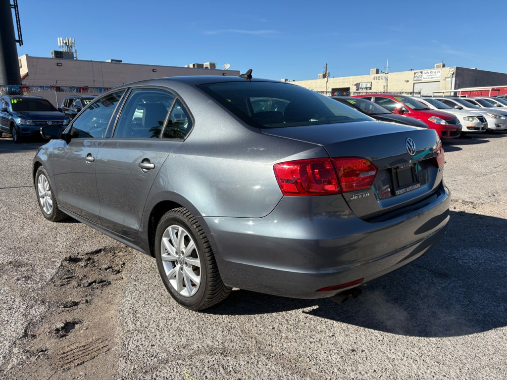 2012 Volkswagen Jetta Image 3