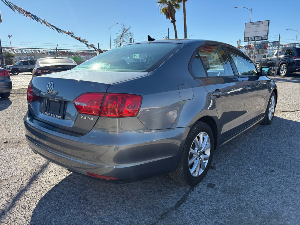 2012 Volkswagen Jetta Image 5