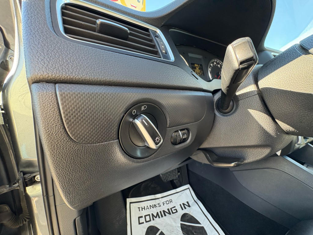 2012 Volkswagen Jetta Image 14