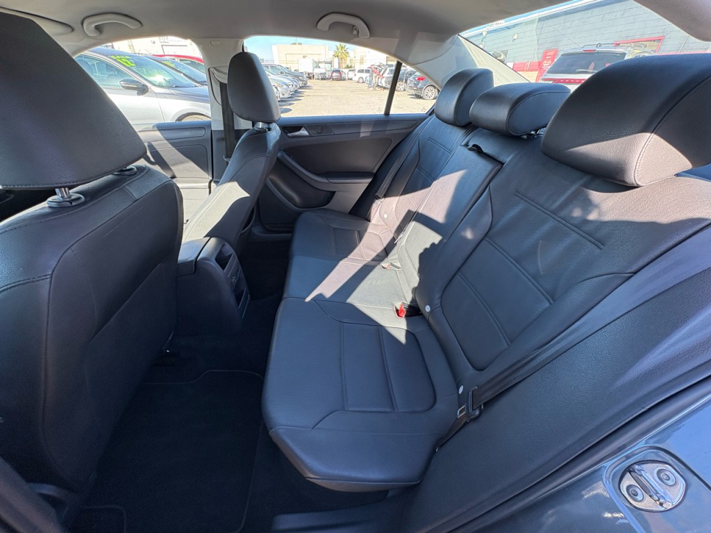 2012 Volkswagen Jetta Image 23