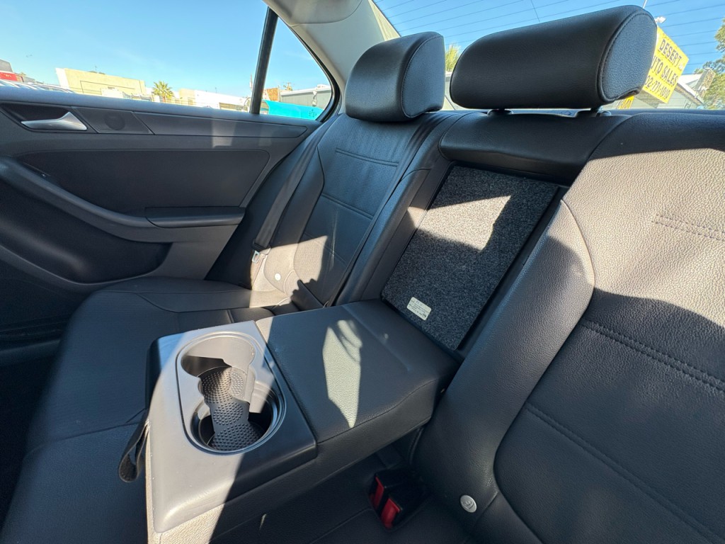 2012 Volkswagen Jetta Image 26