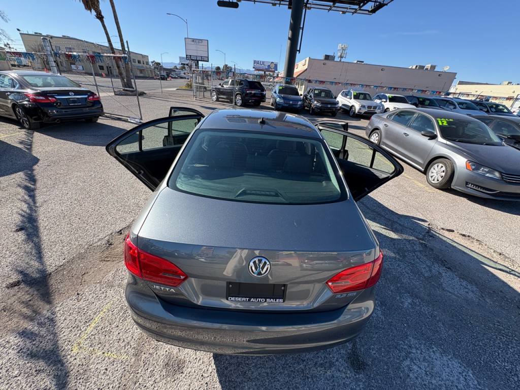 2012 Volkswagen Jetta Image 32