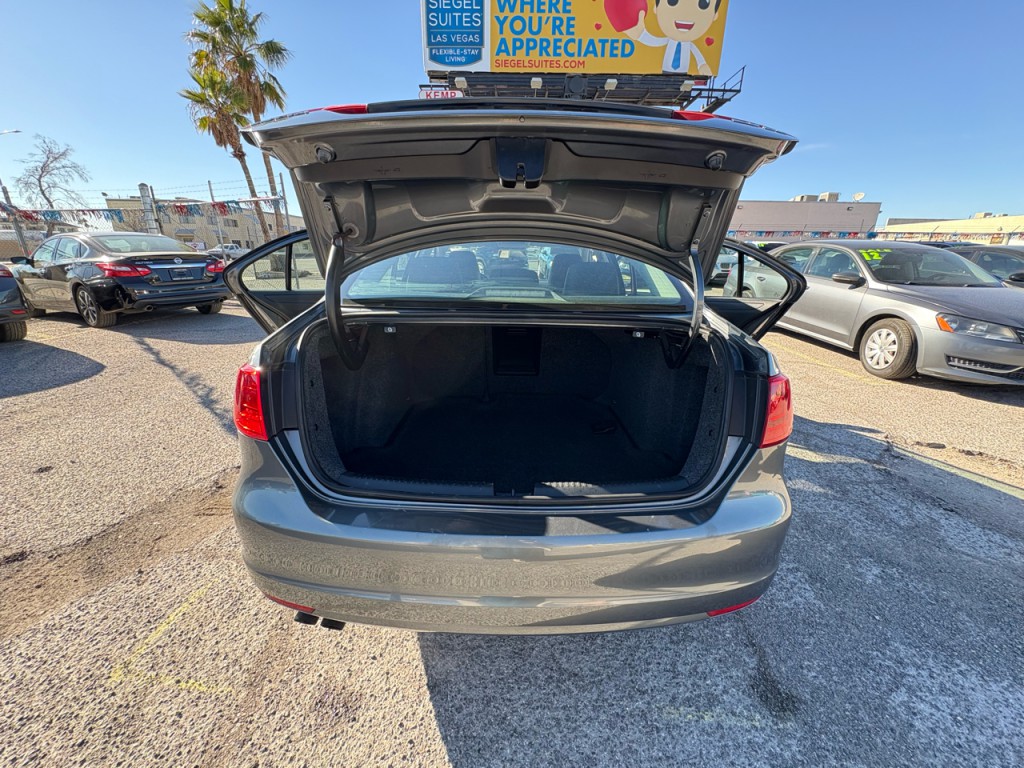 2012 Volkswagen Jetta Image 33