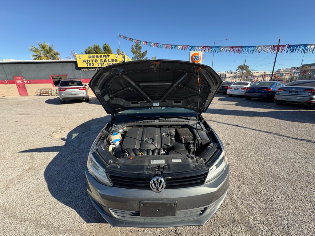 2012 Volkswagen Jetta Image 35